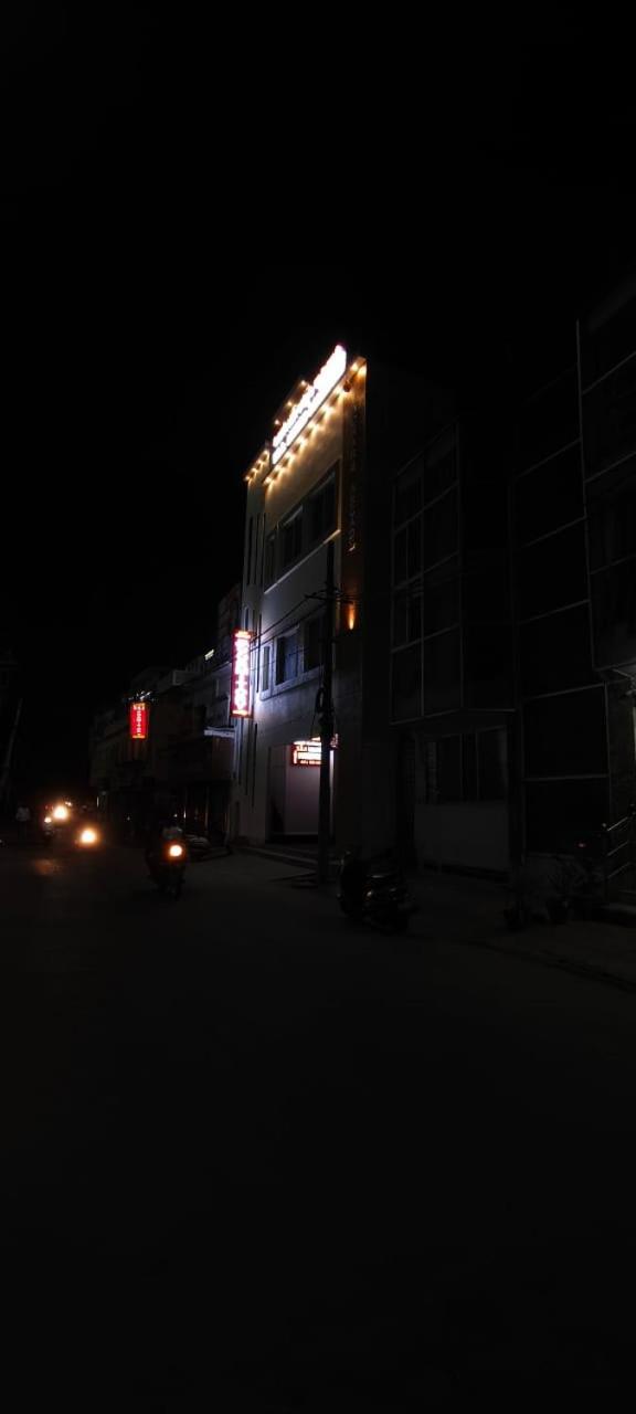 V R S Luxury Ac Dormitory Mysore Exterior photo